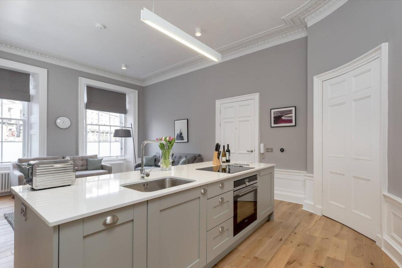 Joivy Spacious And Bright 1Bed Apt, Short Walk From Princes Street EDI Kültér fotó
