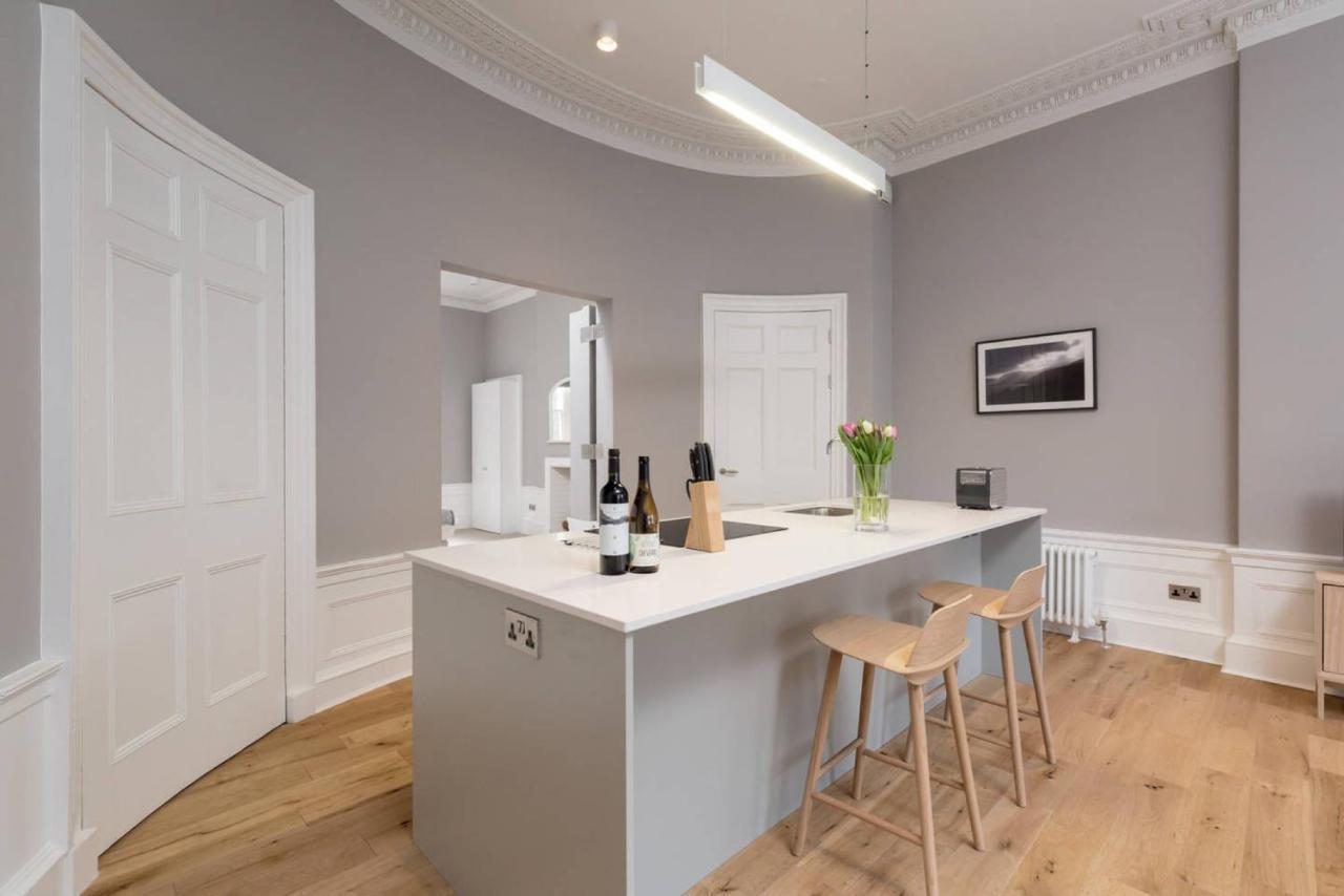 Joivy Spacious And Bright 1Bed Apt, Short Walk From Princes Street EDI Kültér fotó