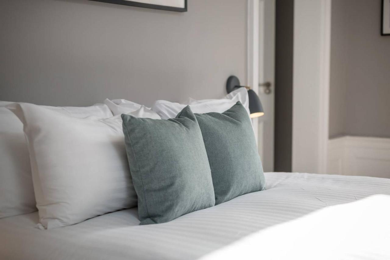 Joivy Spacious And Bright 1Bed Apt, Short Walk From Princes Street EDI Kültér fotó