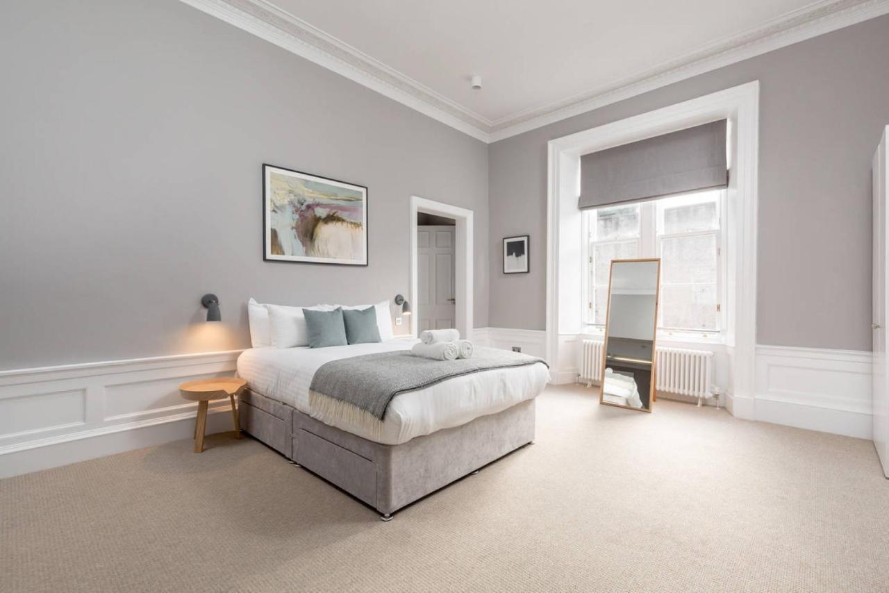 Joivy Spacious And Bright 1Bed Apt, Short Walk From Princes Street EDI Kültér fotó